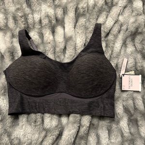 Victoria’s Secret Lightweight by Victoria’s Secret Sports Bra, Gary, 38D NWT